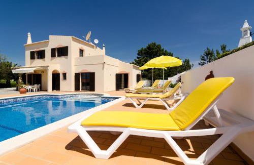 Caramujeira Villa | Villa with Private Pool Near Benagil & Marinha Beach