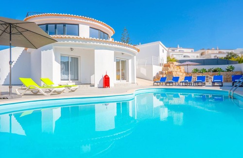 Vale de Centianes Villa | Villas with 2 Heatable Pools & BBQ