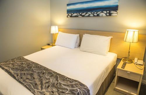 Orewa Hotel | Waves