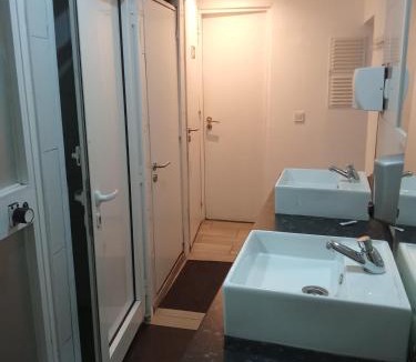 Santa Engracia Hostel | Welcome Hostel