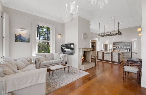 Wentworth Falls House | Whole estate · Carramar Estate: 2 homes stunning mountain views