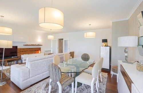 Aradas Apartment | Wisteria Guest House, Free parking - Aveiron