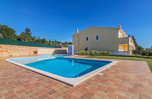 Monte Raposo House | Wonderful villa for 6 people with A/C, pool, WIFI, TV, terrace and panoramic view