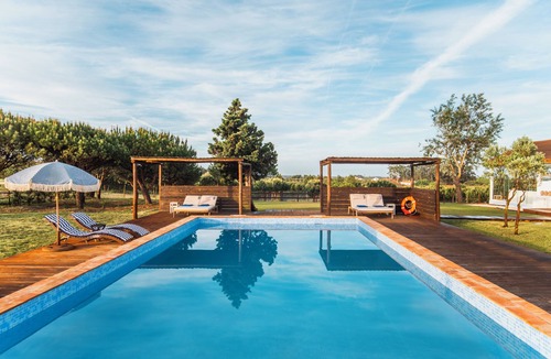 Baiona Cottage | Your exclusive retreat in the heart of nature! Country house, swimming pool, 10 bedrooms.