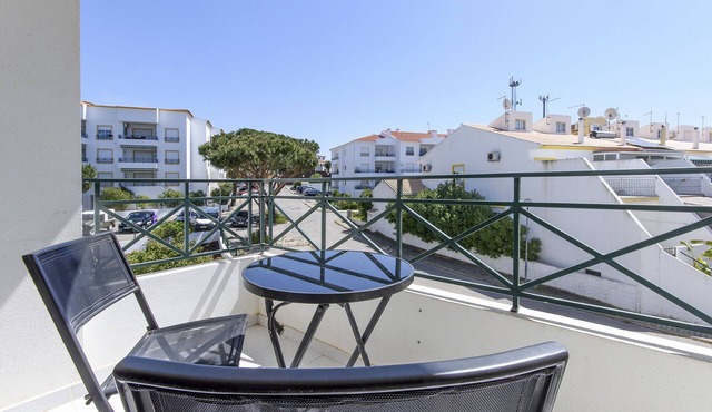 1 bedroom apartment 800 meters from the beach