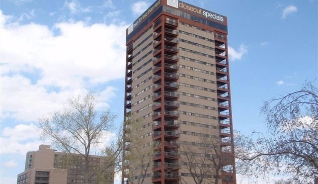 20th Floor, Near Downtown Denver, 2 Bedroom Condo, 1 bath in Denver