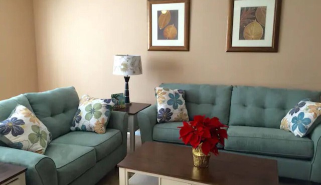 2Bedroom+Den/2Bathroom, 4 Blocks to Santa Monica Beach in Santa Monica