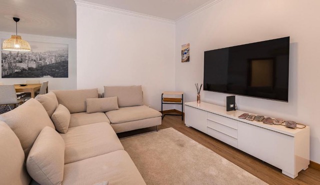3 Bedroom Oeiras Wonder W/Balcony by LovelyStay in Paco De Arcos