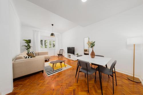 3DB- Walk Everywhere from This Bright and Stylish Lisbon Apartment in an Exceptional Location