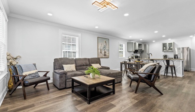 4BR Bright and Modern - Close to Everything in Charlotte