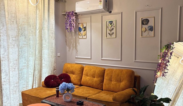 A cozy and comfortable 1bhk apartment in Noida near Business Park and Mall