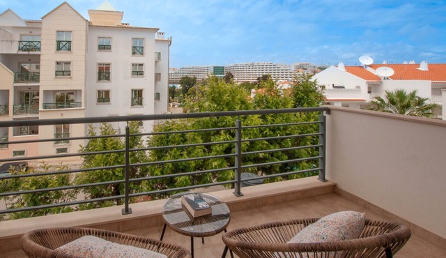 Almond Apartment Ocv - Pool & Garage