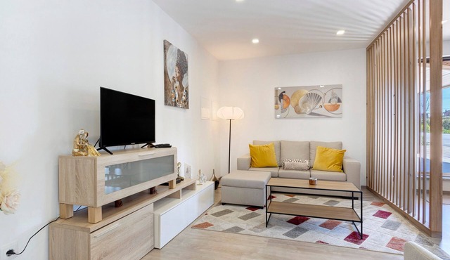 Apartment 'Cantinho D'Amy' with Wi-Fi and Air Conditioning