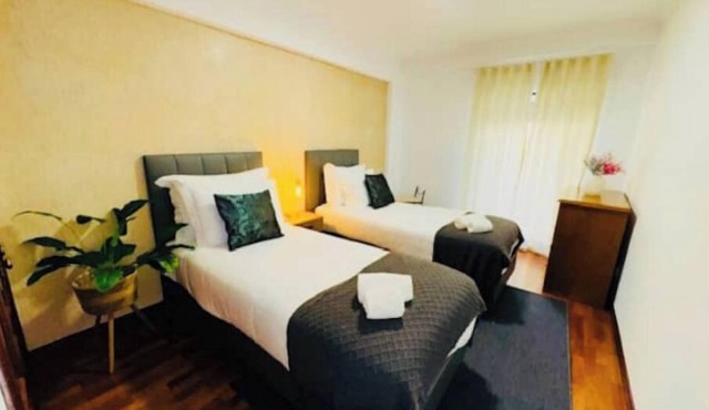 Apartment in central Lisbon with private parking