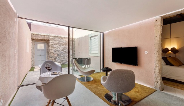 Apartment 'LxFactory Terrace Lisbon Loft' with Terrace & Wi-Fi