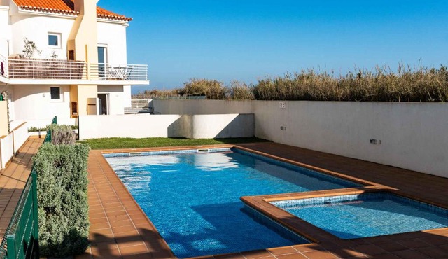 Apartments Baleal: Sunshine by the Pool