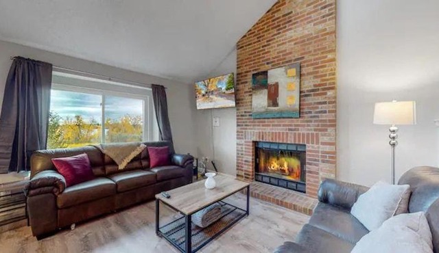 Aurora 3 King Beds Updated Upper Unit Quincy Lake in Aurora