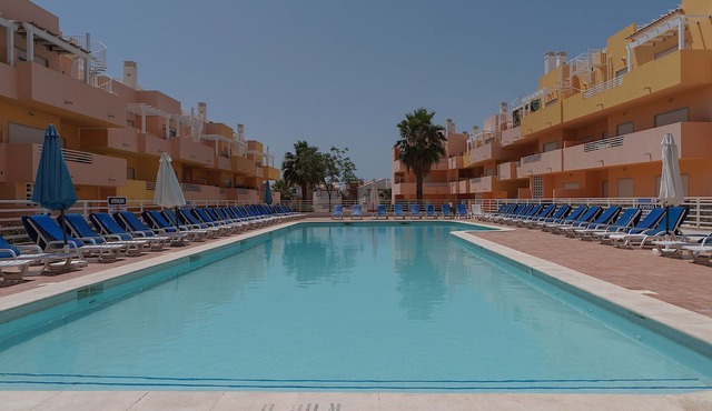 Blige Blue Apartment, pool, AC, balcony