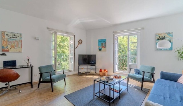 By the Castle, Stylish & Comfy, Family-Friendly