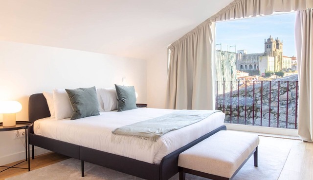 Caldeireiros 95 | Duplex w/View by LovelyStay