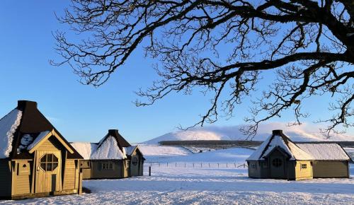 Carnethy Cabin in Kirknewton