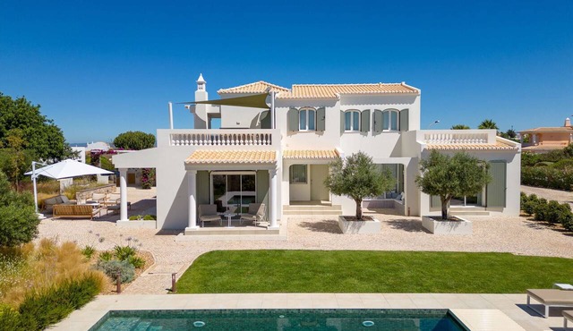 Casa Eldorado Luxury Villa with Private Pool in Ferragudo