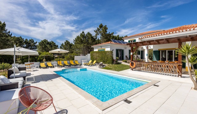 Casa May - Spacious family home with great outdoors!