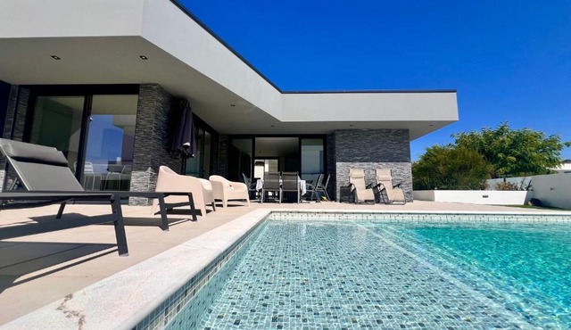 CASA NELIA Piscine chauffée 400 m de la plage Porto Covo
