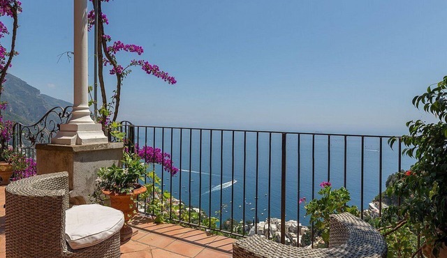 Casa Zenia A: A splendid apartment located on a hillside, facing the sea, with Free WI-FI. in Positano