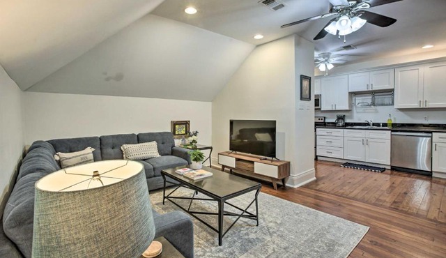 Centrally Located New Orleans Condo with Yard! in New Orleans