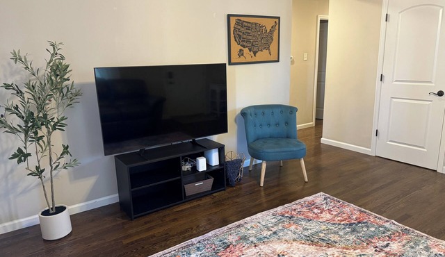 Charming 3-bedroom house with AC, WiFi in wonderful Maryland Heights in Maryland Heights