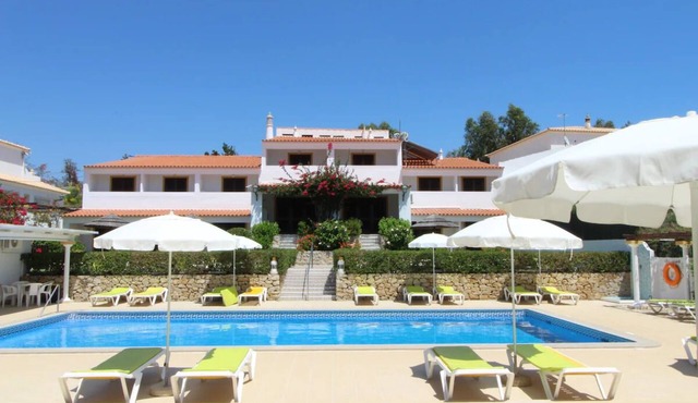 Charming Albufeira Escape Near Stunning Beaches & Bustling Nightlife