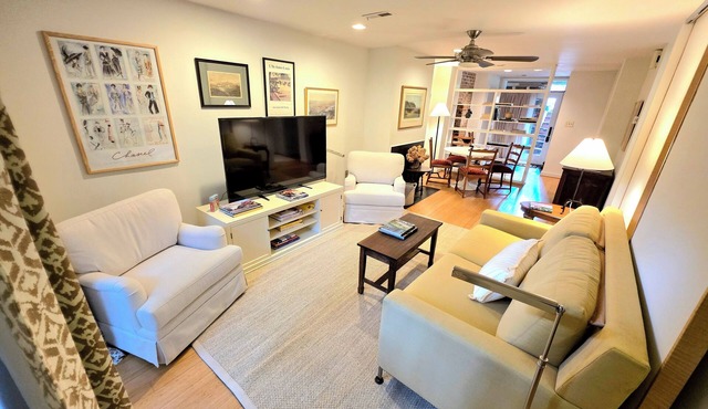Charming cozy English style apartment w AC in Lively Kalorama/Adams Morgan in Washington