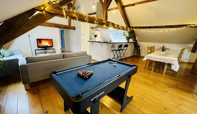 Charming Downtown Loft Chalet With Private Parking in Bruxelles