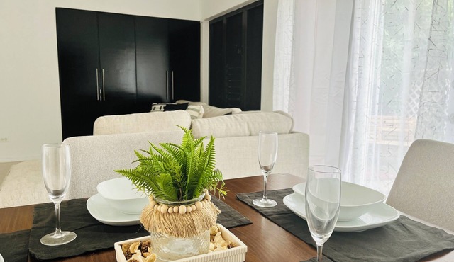 Chic Condo in Central Location—Pool, Gated, WiFi in Boarded Hall