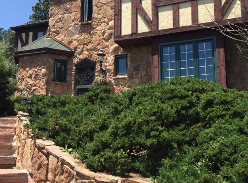 Colorado Bed & Breakfast with beautiful views in Evergreen