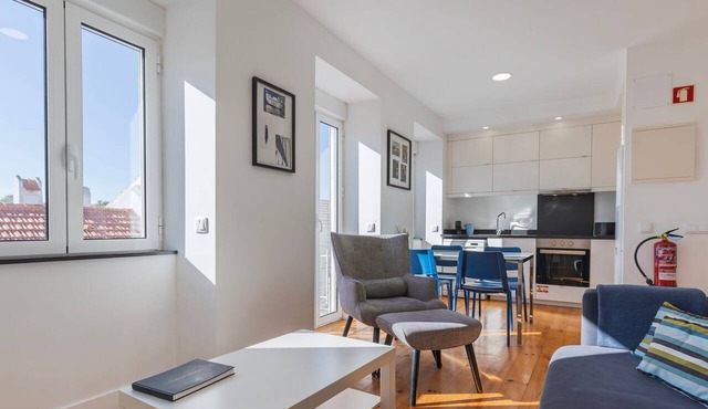 Comfort & Bright Apartment by LovelyStay
