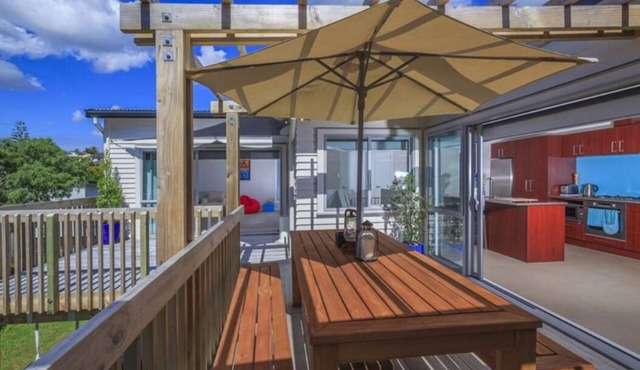 Comfortable holiday house near stunning beach