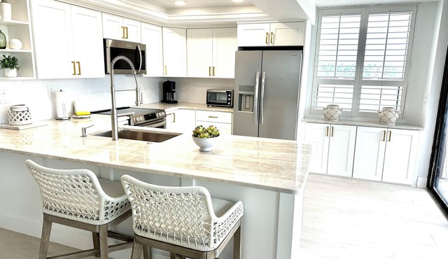 Completely renovated, luxury 2-bedroom condo on Isla Del Sol near St. Pete Beach