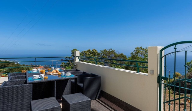 Desertas Vista Casa by LovelyStay