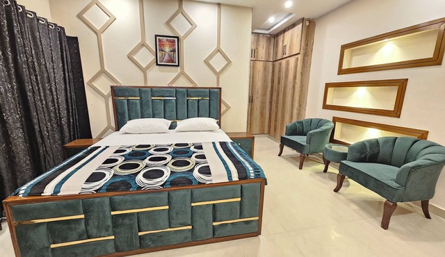 Designer 5BR|GPortion|24/7 Staff|G15 Islamabad/7Beds in Islamabad
