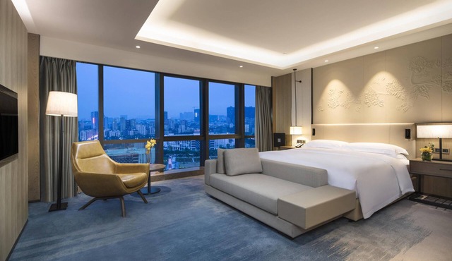 DoubleTree by Hilton Hotel Shenzhen Longhua in Shenzhen