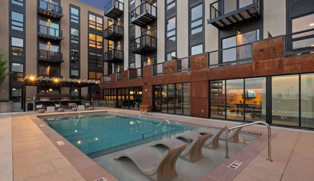 Downtown Salt Lake City Modern Retreat - Views + Pool + Sauna in Salt Lake City