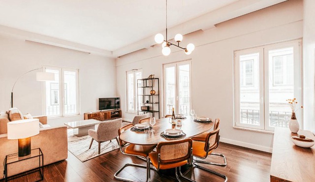 Elegant & Sophisticated Campo Ourique by GT House