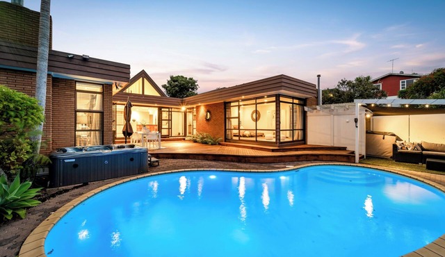 Entertainers Paradise with pool, spa