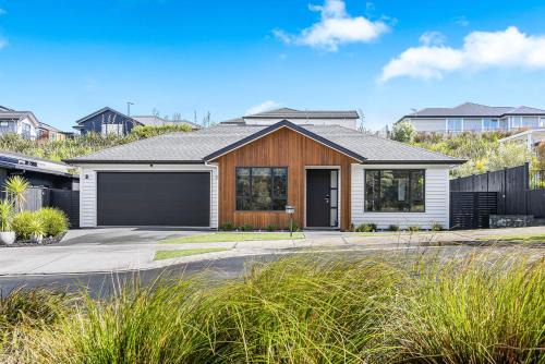 Entire Home in Milldale, Auckland