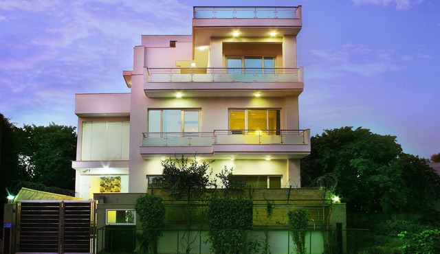 Executive Suites with Kitchen@Golf Course Road in Gurugram