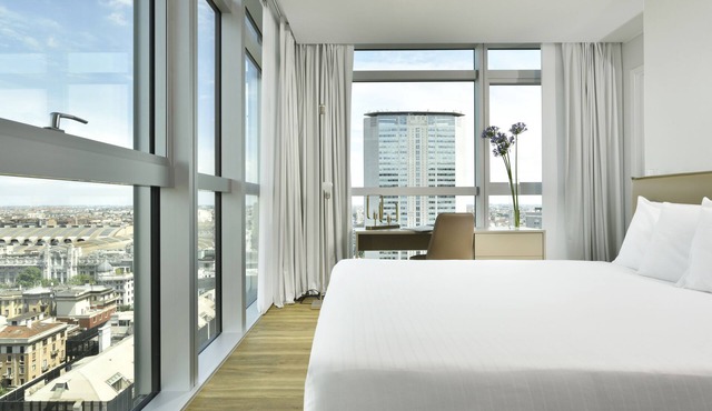 Executive three-room apartment with city view - Torre Galfa | ONE Experience in Milano