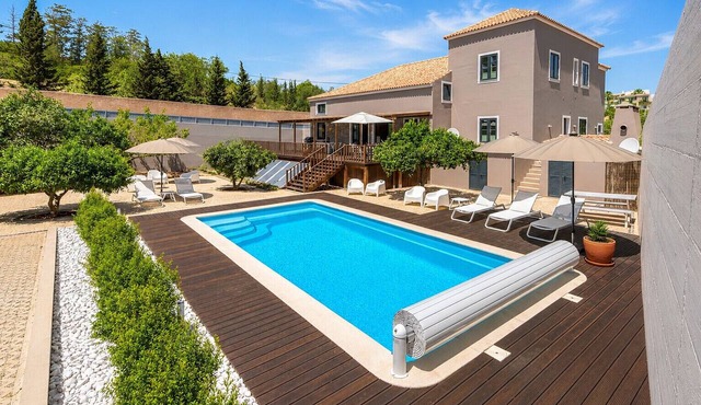 Ferragudo Beach House | Pool & Walk to Beach