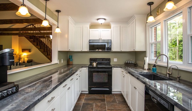 Forestview Manor (Secluded Getaway) in Pittsford